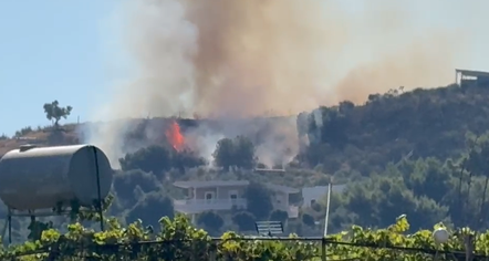 Vlorë, sërish zjarr në lagjen “15 Tetori”