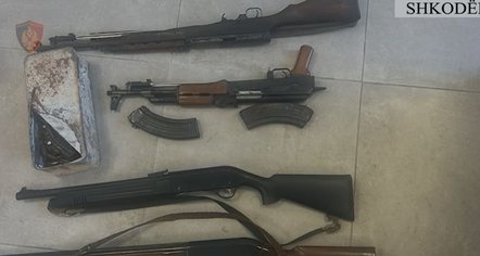 I gjenden armë dhe municion në banesë, arrestohet 21-vjeçari në Shkodër