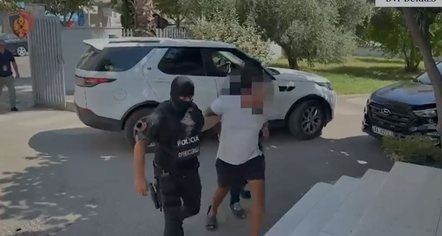 Në kërkim ndërkombëtar për trafik droge dhe organizatë kriminale, arrestohet në Durrës Enkelet Avduli dhe një tjetër
