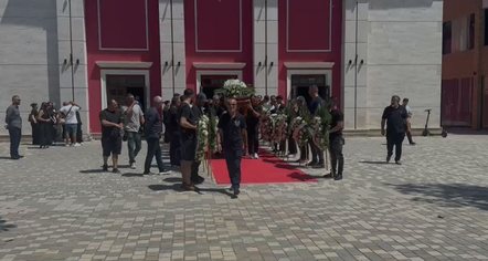 I jepet lamtumira gazetarit Enrik Mehmeti, në homazhe edhe kryeministri Rama 