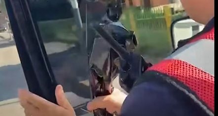 “Xhamat e errësuar pa leje do të hiqen”, Lamallari: Nuk ju bëjnë të padukshëm, rregullat njësoj për të gjithë