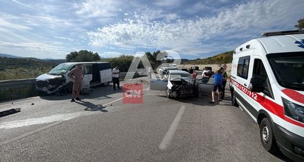 Makina përplaset me furgonin, një i plagosur rëndë në Vlorë