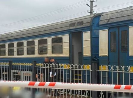 Katër të vdekur pas një shpërthimi në një stacion treni në Ukrainë