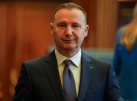 Deputeti i LDK në Kosovë godet me grusht një qytetar: Më provokoi keq!