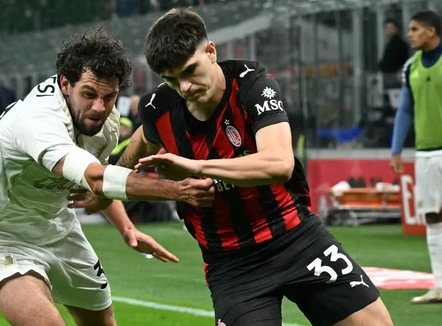 Milan ndalet nga Pisa në “San Siro”, humbet shansin për t’u shkëputur në krye