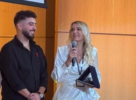 Meri Myftari nderohet me Çmimin “Agim Doçi” në Festivalin Kombëtar Letrar 2025