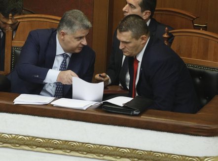 Ndërpritet seanca, debati PS-PD për raportimin e krerëve të drejtësisë, Balla kërcënon se do kalohet në votim