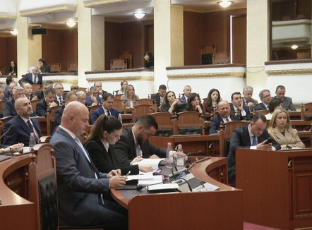 “Të vegjlit” kundër, PS e PD bëhen bashkë për Zgjedhoren dhe Territorialen