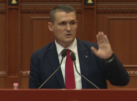 Pse nuk hetohet Frida Krifca për abuzim me fondet Ipard? Dumani përgjigjet në Kuvend