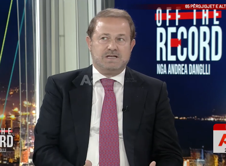 “Deputetët të paguajnë nga 1500 euro”- Gjin Gjoni propozon protesta të qëndrueshme: 20 mijë njerëz të rrethojnë Kryeministrinë
