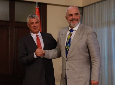 Edi Rama: Shqipsharësit, tifozë të budallakisë patriotike po trajtojnë Hashimin si armik