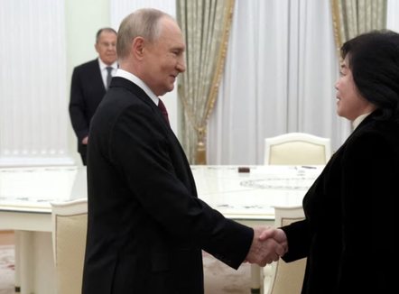 Krahu i djathtë i Kim Jong Un i shkon në Kremlin Putinit
