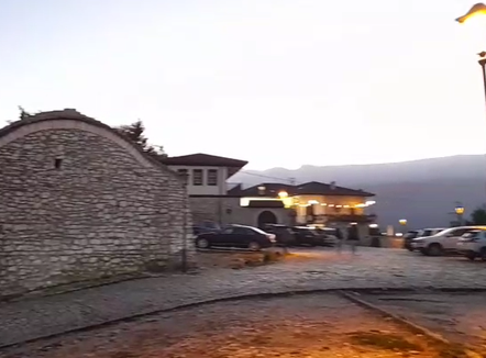 E marta e zezë, vrasje me thikë edhe në Berat