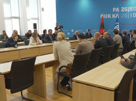 PS refuzoi mocionin me debat, demokratët kërkojnë komision hetimor për fondet e IPARD