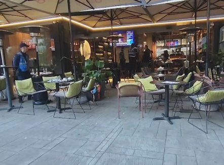 Vrasje në lokal në Komunën e Parisit, picieri vret kolegun pas një debati për një tas proshutë