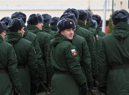 Pse në Rusi po ulen shpërblimet për ushtarët që nënshkruajnë për të luftuar në Ukrainë?