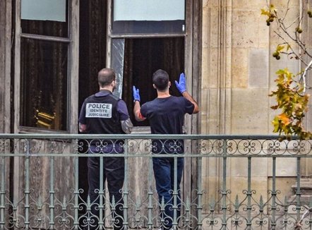 Vjedhja në Luvër, arrestohet një person i tretë