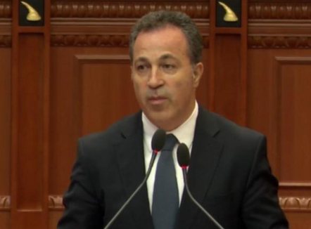 Opozita kërkoi shkarkimin e tij, Peleshi: Frymë përçarëse, kanë pasur 60% të kohës