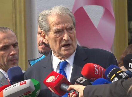 PS rrëzoi kërkesën për shkarkimin e Peleshit, Berisha: Në 2 muaj, ka pasur vetëm 1 ditë punë