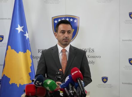 Kryetari i Kuvendit të Kosovës: Nuk gjeta mirëkuptim për të shtyrë përpara çështjen e tre buxheteve