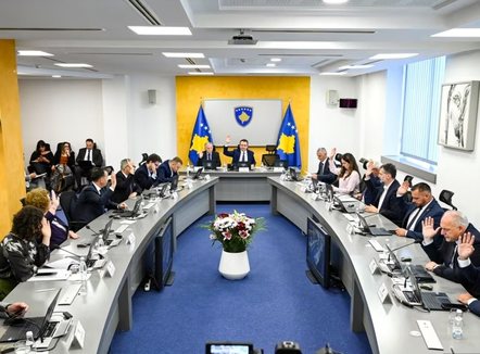 Qeveria në detyrë e Kosovës miraton buxhetin për vitin 2026