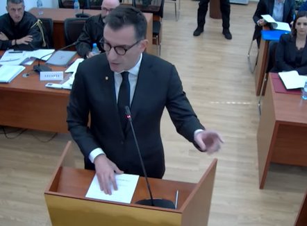 “Jam kryetar i Bashkisë”, Veliaj premton rezistencë: Më kanë mbyllur me vrasës, ka një përçmim për votën