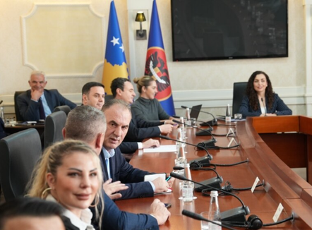 Kriza politike në Kosovë, nis takimi mes Osmanit dhe krerëve të partive