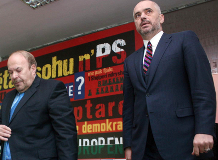 Videokartolinë si kujtim për Nanon, kryesocialisti Rama ngushëllon familjen politike