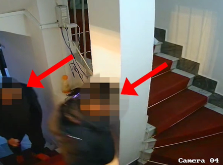 Mashtronin qytetarët me faqen e rreme të Postës Shqiptare, në pranga dy kinezë