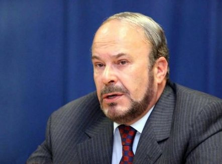 Homazhe për Fatos Nanon, e diela ditë zie kombëtare për ish-kryeministrin