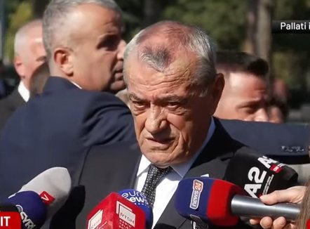 Përlotet live Gramoz Ruçi: Lamtumirë vëllai im Fatos Nano! Lideri i parë i persekutuar në demokraci