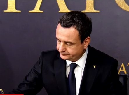 Nga Albin Kurti e Bamir Topi te Kryepeshkopi Joan dhe Baba Mondi, personalitetet e politikës dhe fesë që po nderojnë Fatos Nanon