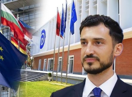 Andi Mustafaj: Opozita po flet me gjuhën e regjimit, rreth Berishës një oborr këshilltarësh që të shurdhojnë