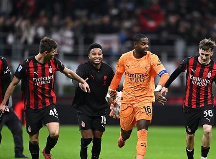 Milan mposht Romën dhe e shkurton diferencën në 1 pikë me Napolin