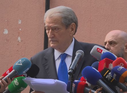 Berisha lexon mesazhin që i la Dumanit në SPAK