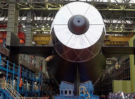 Putin nxjerr në det nëndetësen e “Ditës së Gjykimit”, mban 12 drone 