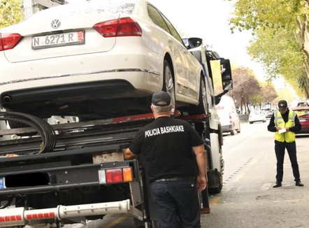 Aksioni i ri në Tiranë, kush zë me makinë korsinë e autobusëve, i hiqet mjeti me karrotrec