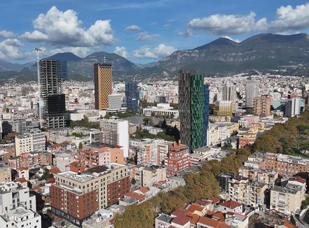 Më shumë se në rajon e madje botë, për të blerë një apartament në Tiranë duhen gati 18 vite
