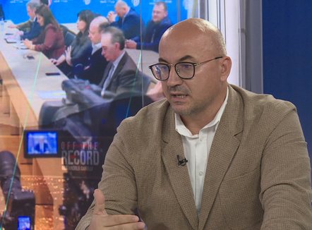 “Nga kush ka frikë kryeministri?!” Lita: Rama tenderon 800 mijë euro për makinë të blinduar