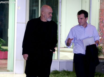 Gjykata Kushtetuese rrëzoi vendimin e shkarkimit të Erion Veliajt, reagon Rama: Tani pres që të kthehet në detyrë