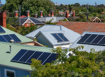 Tre orë energji diellore falas në ditë për miliona konsumatorë, Australia merr vendimin