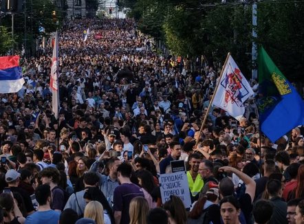 Çështja e Kosovës në betejën për pushtet në Serbi 