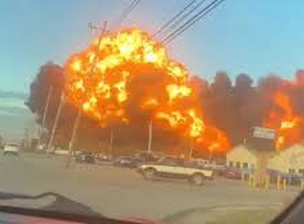 Merr flakë avioni i mallrave në SHBA, 7 viktima dhe 11 të plagosur