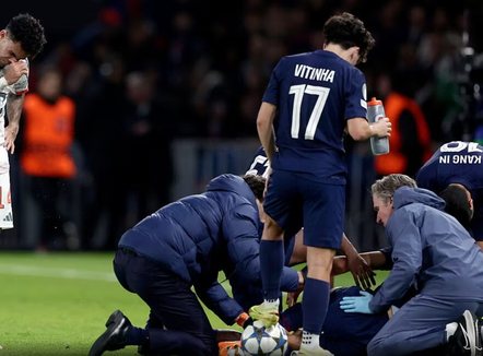 Bayern mposht PSG në Francë, Luis Diaz protagonist për mirë dhe për keq