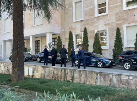 Rama takim në Kryeministri me Peleshin, Ballën dhe krerët socialistë të komisioneve