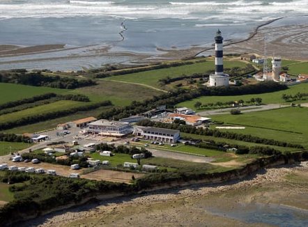 Përplasi njerëzit me makinë, arrestohet. Bërtiti “Allahu Akbar”, por ishte i dehur dhe i droguar