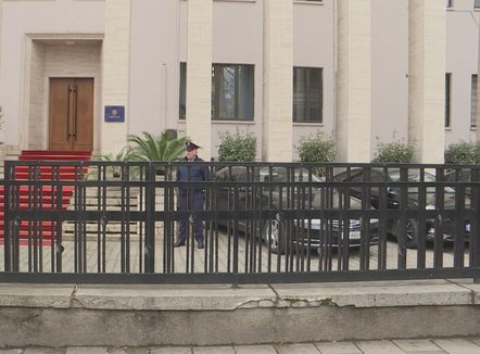 Gjyq pa praninë e ish-presidentit, lirimi ose jo i Ilir Metës në dorë të Kushtetueses