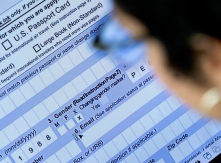 Gjykata e Lartë i jep të drejtë Trumpit: Pasaportat amerikane do të tregojnë vetëm gjininë biologjike