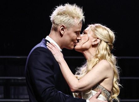 E dashura e supozuar e Putinit martohet me këngëtarin e njohur rus, në Donjetskun e pushtuar