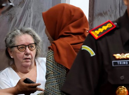 E dënuar me vdekje për trafik kokaine, Indonezia fal dhe riatdheson gjyshen britanike